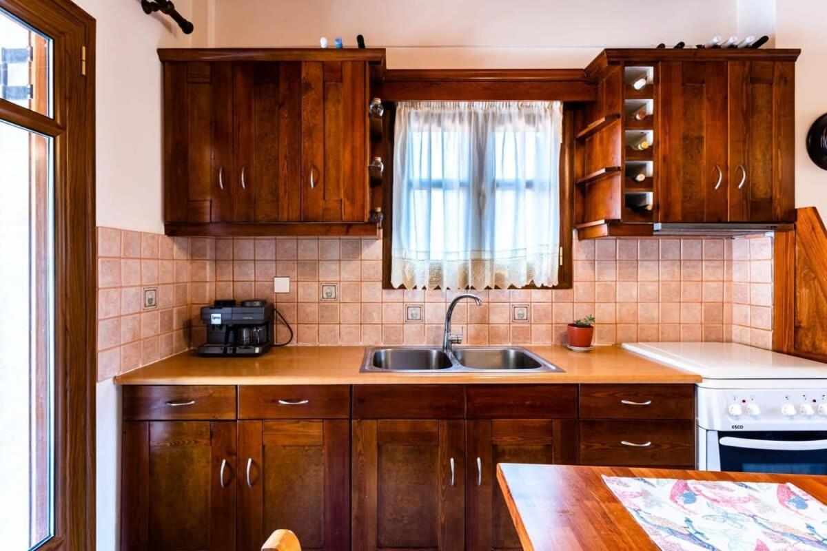 Stemnitsa Stone Residence - Comfy Mountain Getaway Eksteriør bilde