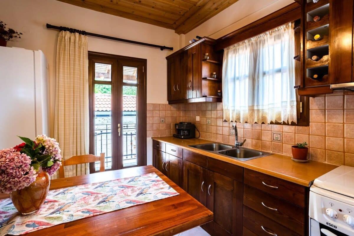 Stemnitsa Stone Residence - Comfy Mountain Getaway Eksteriør bilde